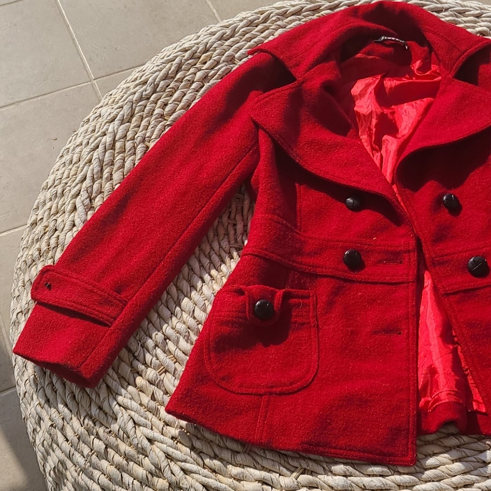 Red jacket - Picture 3 of 8